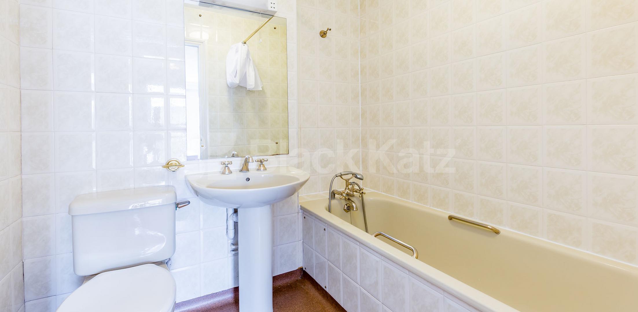 2 BED GOOD FOR 3 SHARERS OF CAMDEN ROAD!, 2 Bedroom, 1 bath, 1 reception Flat			 York Way, CAMDEN BORDERS